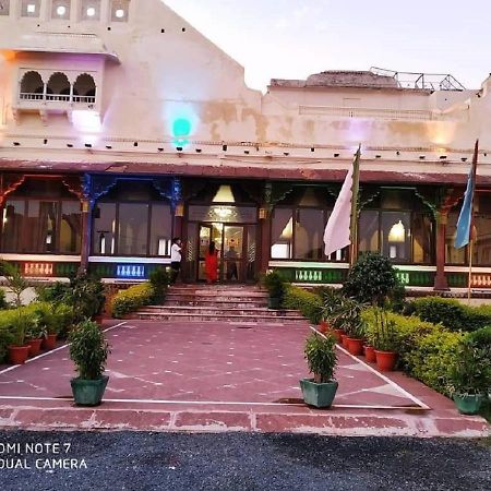 Mpt Sheesh Mahal, Orchha Hotel Kültér fotó