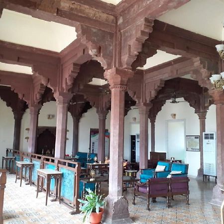 Mpt Sheesh Mahal, Orchha Hotel Kültér fotó
