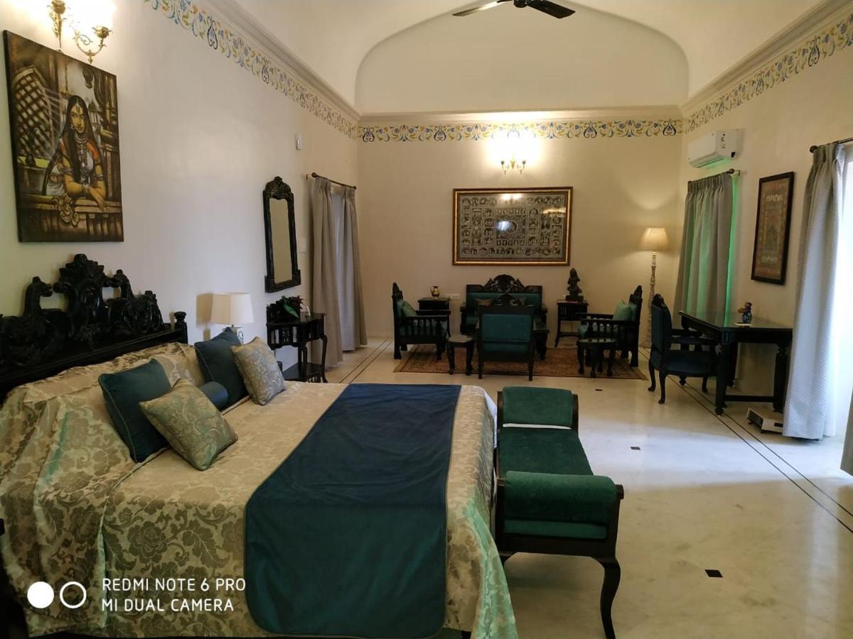 Mpt Sheesh Mahal, Orchha Hotel Kültér fotó