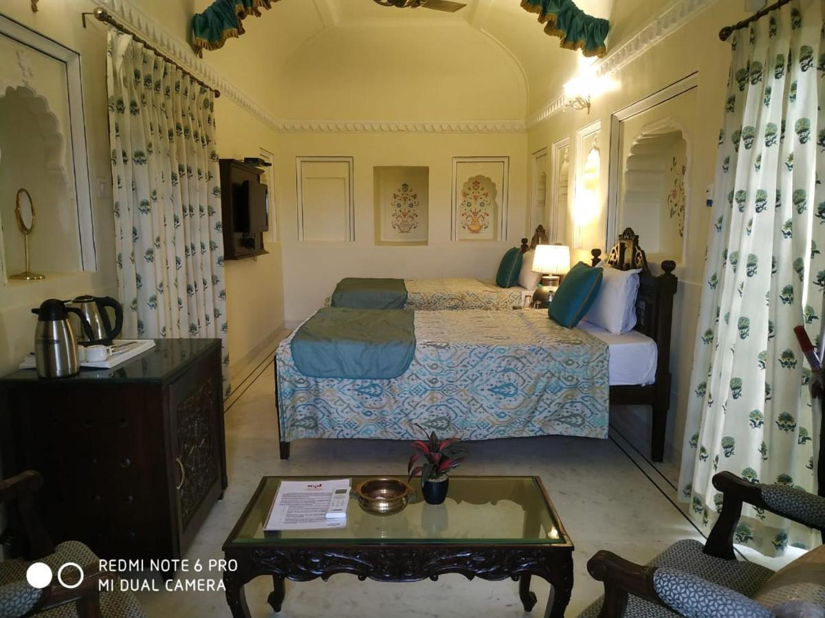Mpt Sheesh Mahal, Orchha Hotel Kültér fotó