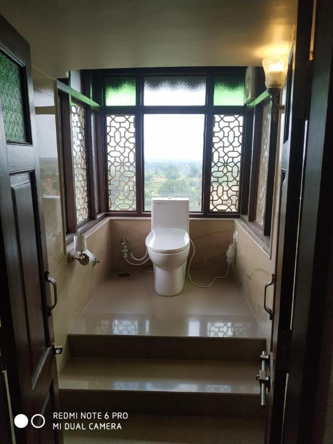 Mpt Sheesh Mahal, Orchha Hotel Kültér fotó