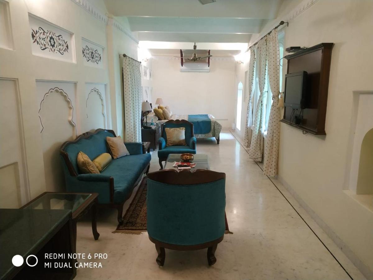 Mpt Sheesh Mahal, Orchha Hotel Kültér fotó