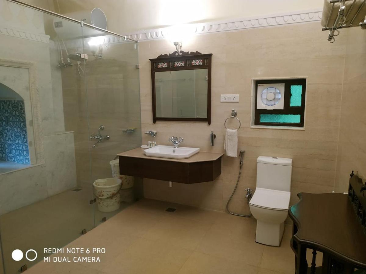 Mpt Sheesh Mahal, Orchha Hotel Kültér fotó