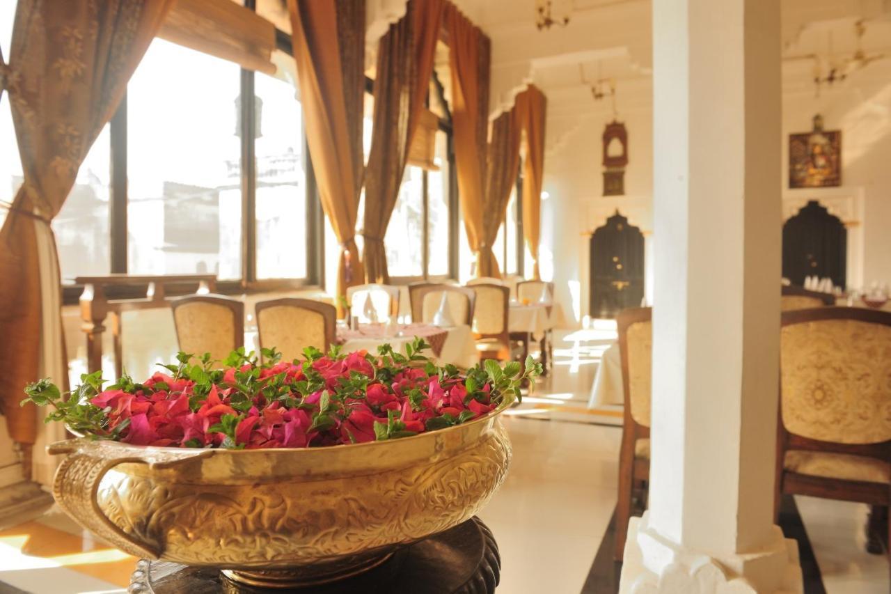 Mpt Sheesh Mahal, Orchha Hotel Kültér fotó