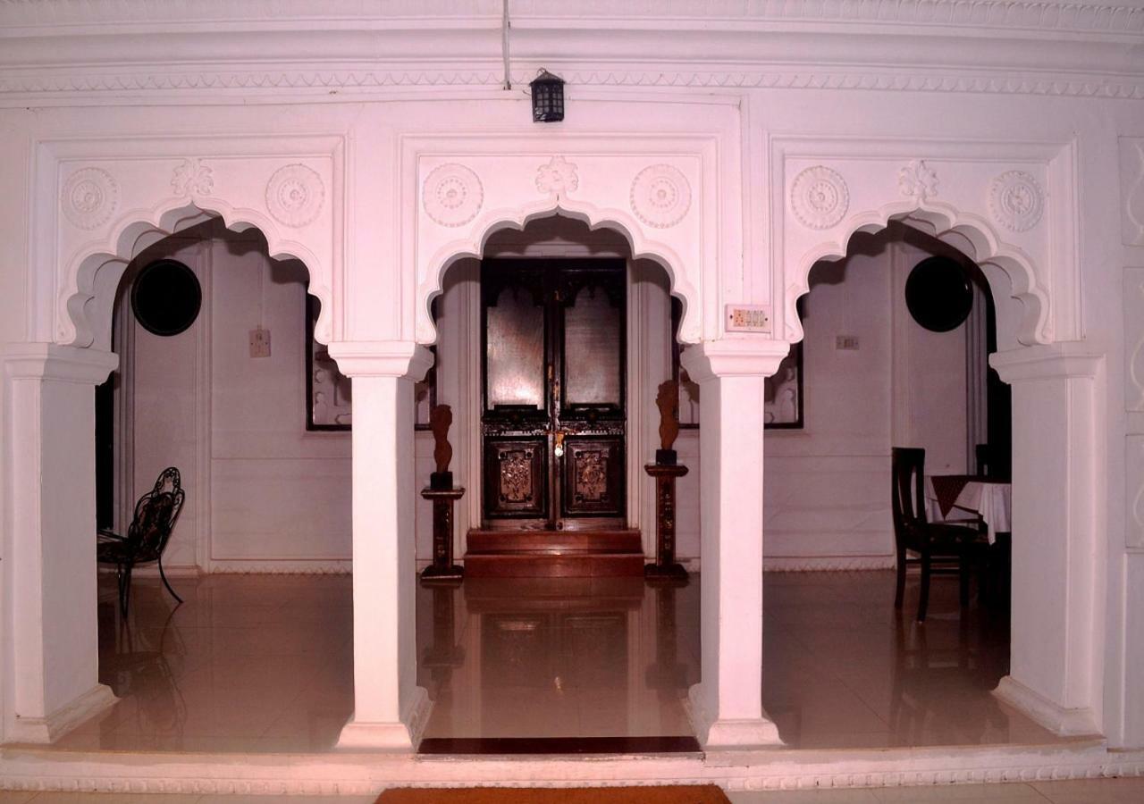 Mpt Sheesh Mahal, Orchha Hotel Kültér fotó